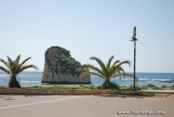 torre pali vista mare